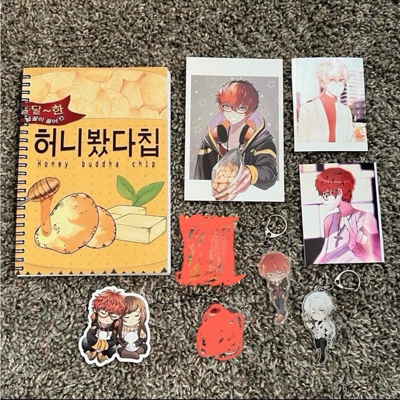 Mystic Messenger Merch - Picture 1 of 8